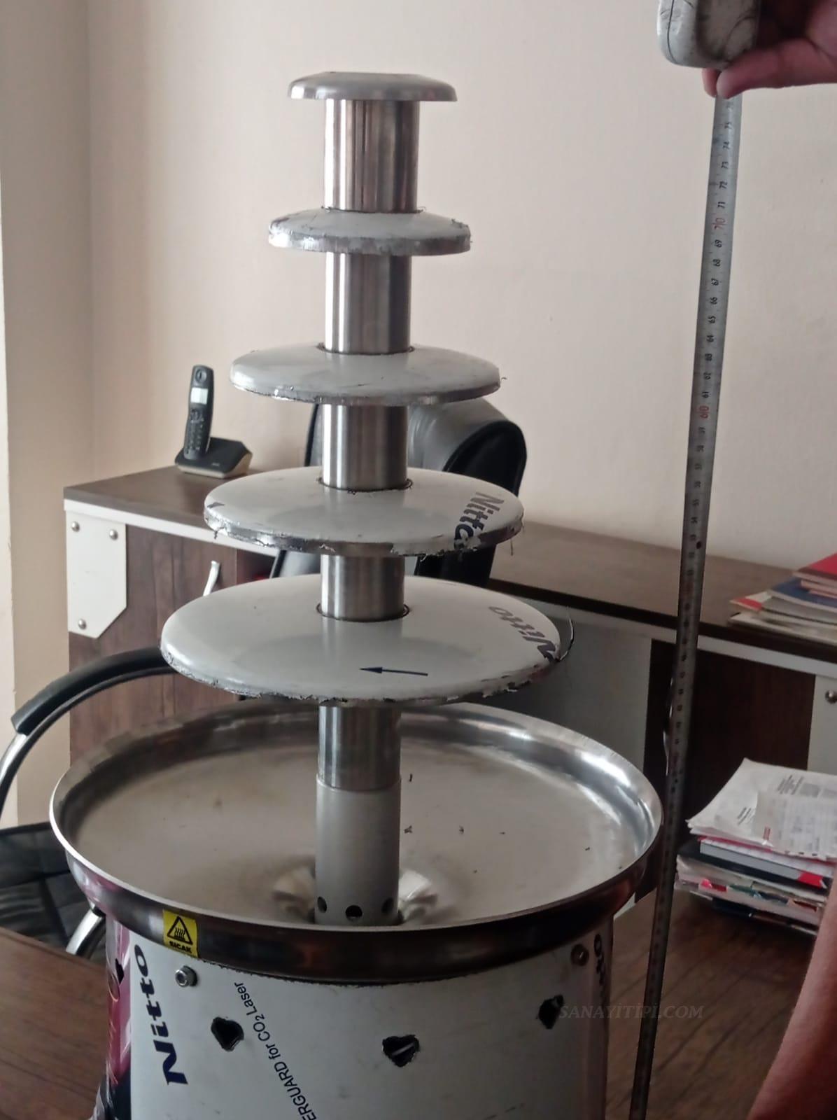 5 Çanaklı Çikolata Şelalesi