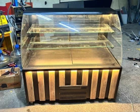 Bombe Yaş Pasta ve Tatlı Dolabı