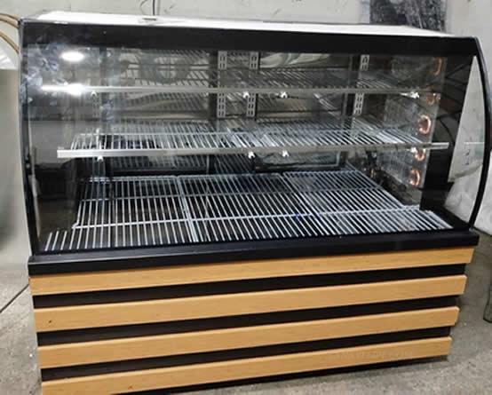 Bombeli Kebap Et Dolabı