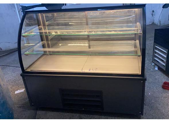 Bombeli Pasta Dolabı