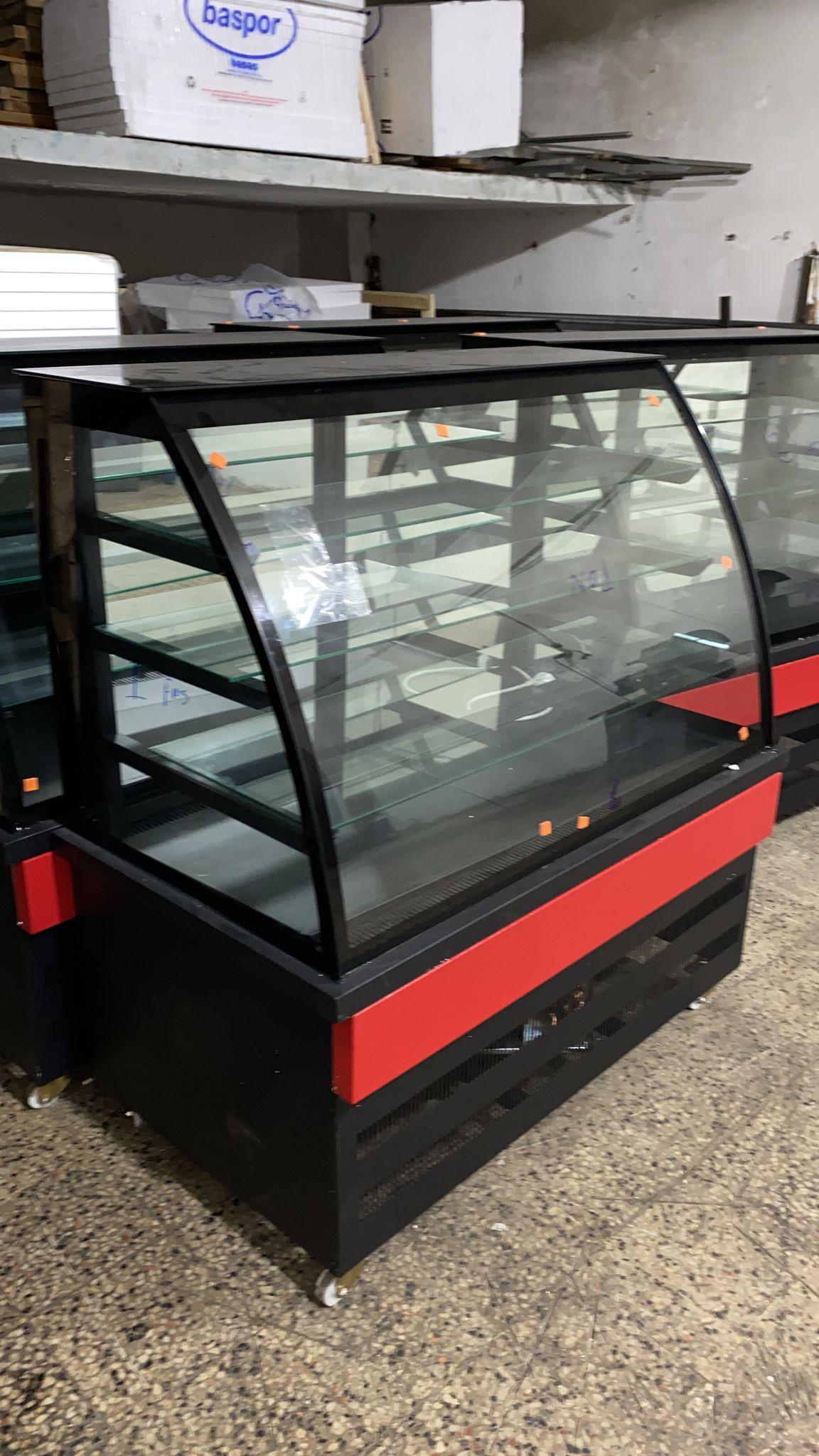 Bombeli Pasta Dolabı