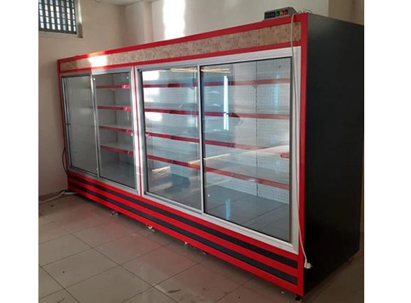 Kırmızı Gövdeli Aydınlatmalı Sütlük Dolabı