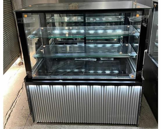 Pasta Tatlı Dolabı