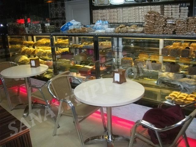 Taşlı Pasta Dolabı