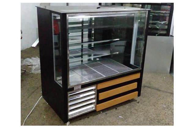 Vitrinli Tatlı Dolabı