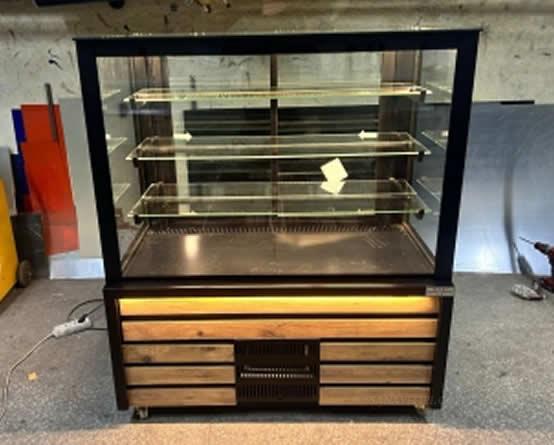 Yaş Pasta & Tatlı Dolabı