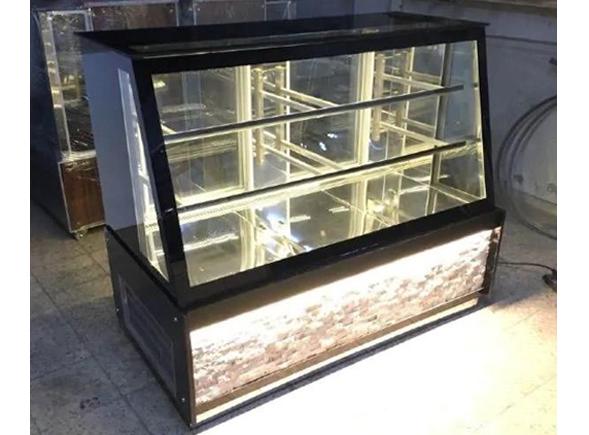 Yatık Doğaltaş Aydınlatmalı Pasta Dolabı